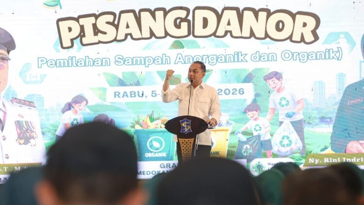pdip jatim 260806 pisang danor