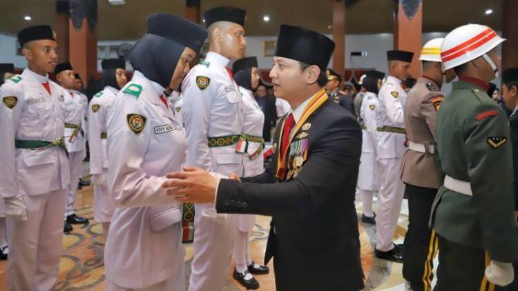 pdip jatim 260815 paskibra nggalek