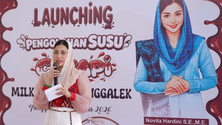 pdip jatim 260817 susu sapi nggalek 1