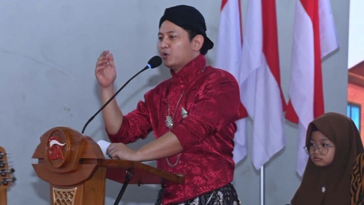 pdip jatim 260821 sangu sampah ipin