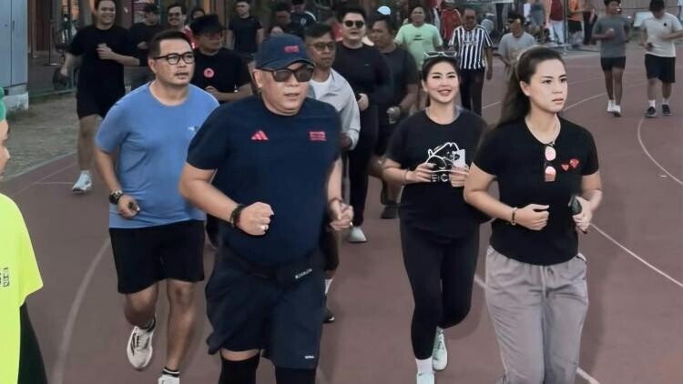 pdip jatim 260824 lari pagi thor 1