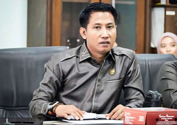 pdip jatim 260913 amasiswanto