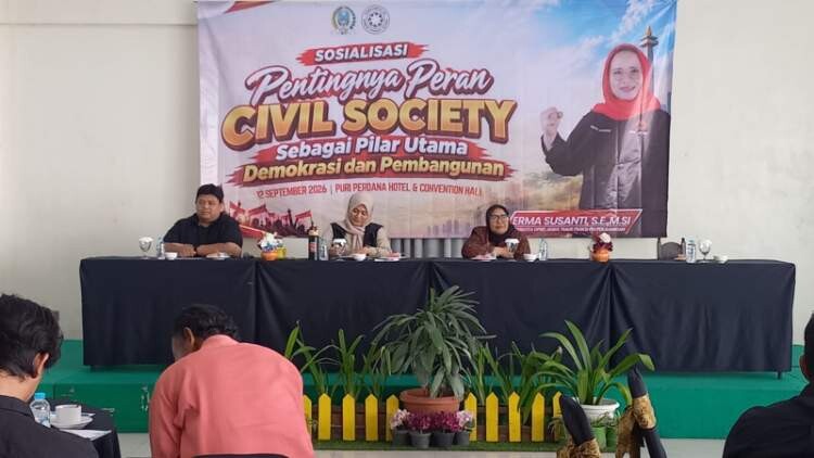 pdip jatim 260913 civil society blitar 1