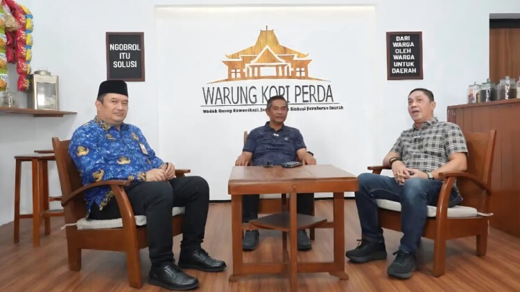 pdip jatim 260918 warkop perda