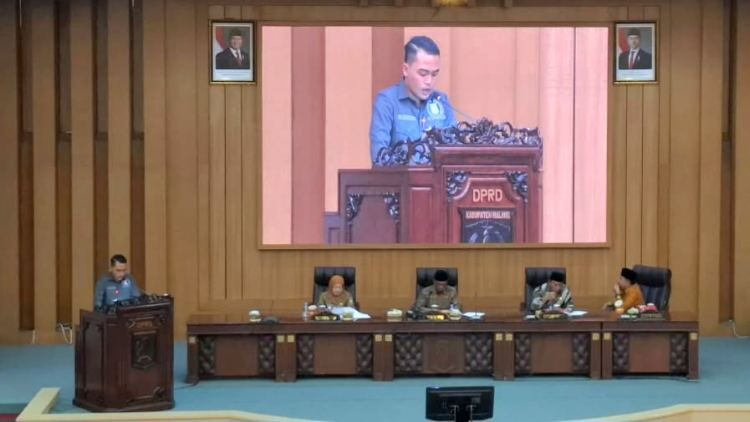 pdip jatim 260921 paripurna dprd malang kab