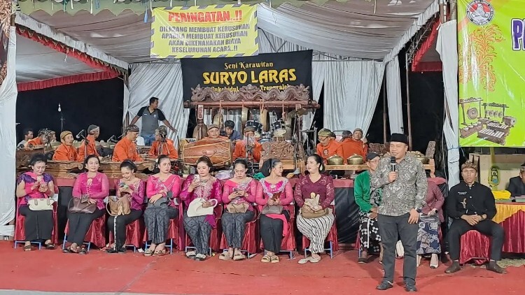 pdip jatim 260926 tayub nggalek 1