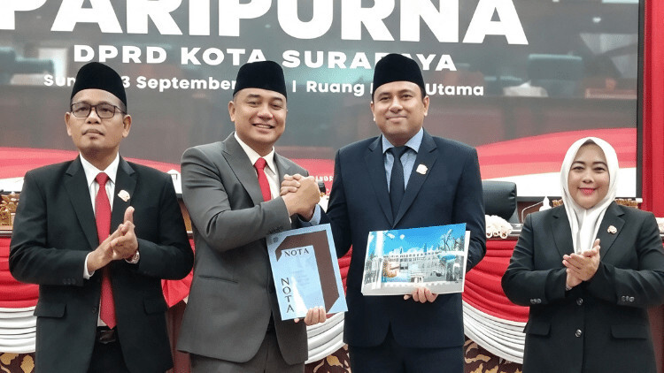 pdip jatim 260929 paripurna dprd