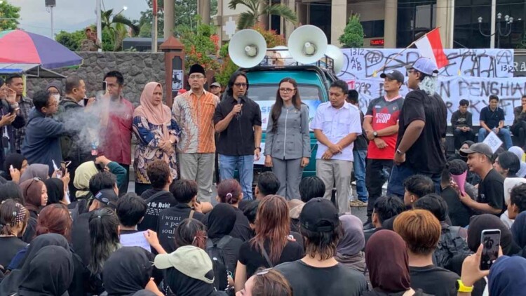 PDIP-Jatim-Indi-Naidha-31102026