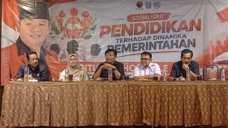 pdip jatim 261001 sosialisasi pendidikan 01