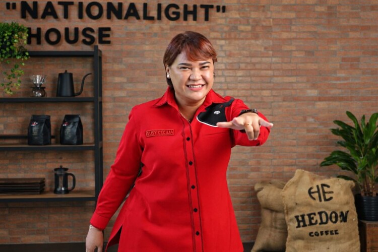 pdip jatim 261001 susy cici