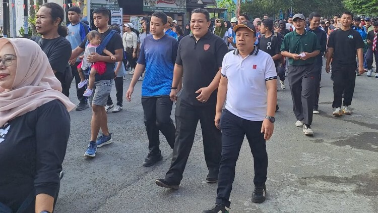 pdip jatim 261005 haornas nggalek 1