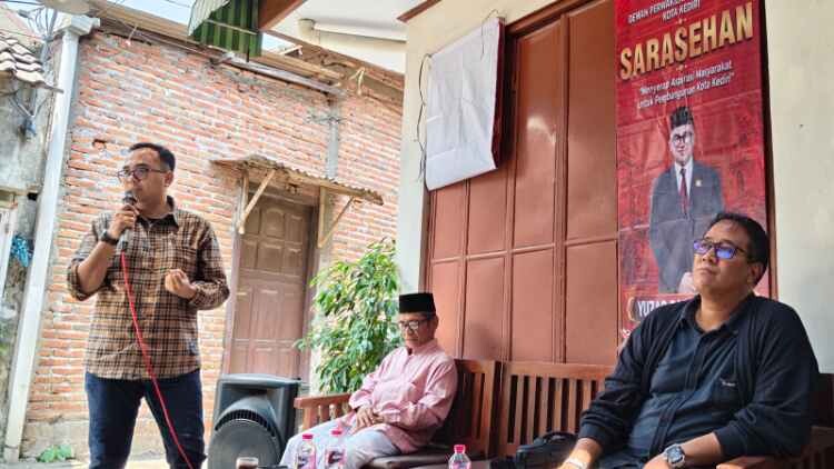 pdip jatim 261011 sarasehan kediri kota 1