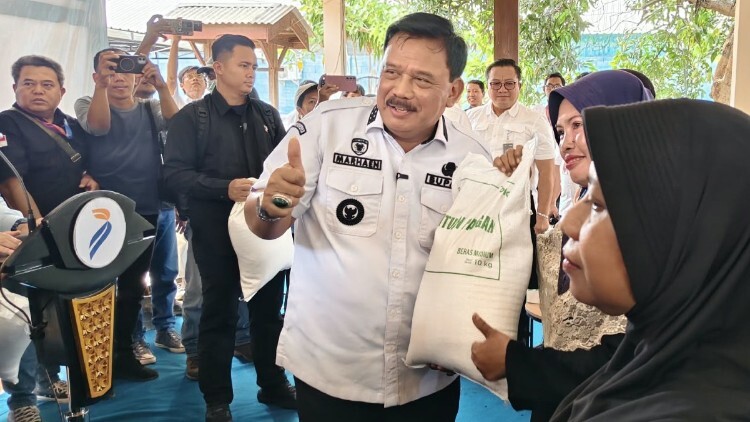 pdip jatim 261026 beras nganjuk 1